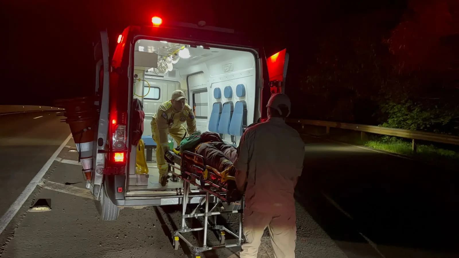 Queda de motocicleta deixa homem ferido na BR 369 em Cornélio Procópio