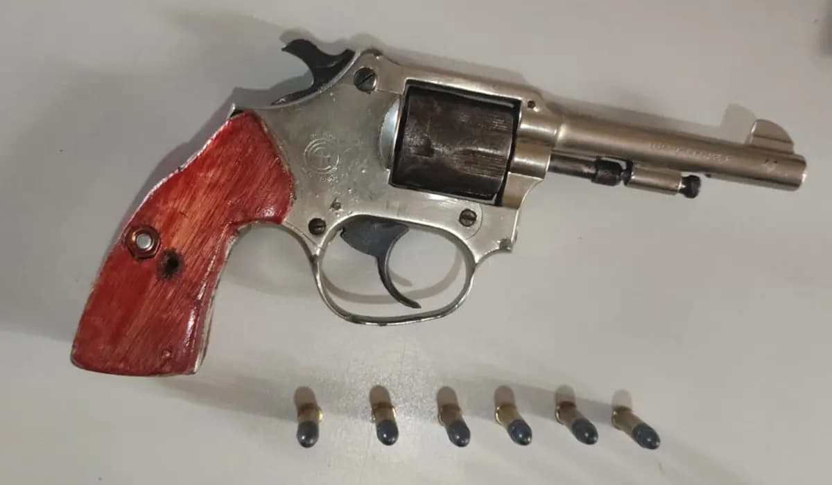 SÃO SEBASTIÃO DA AMOREIRA: Homem é ferido por disparo acidental com arma irregular