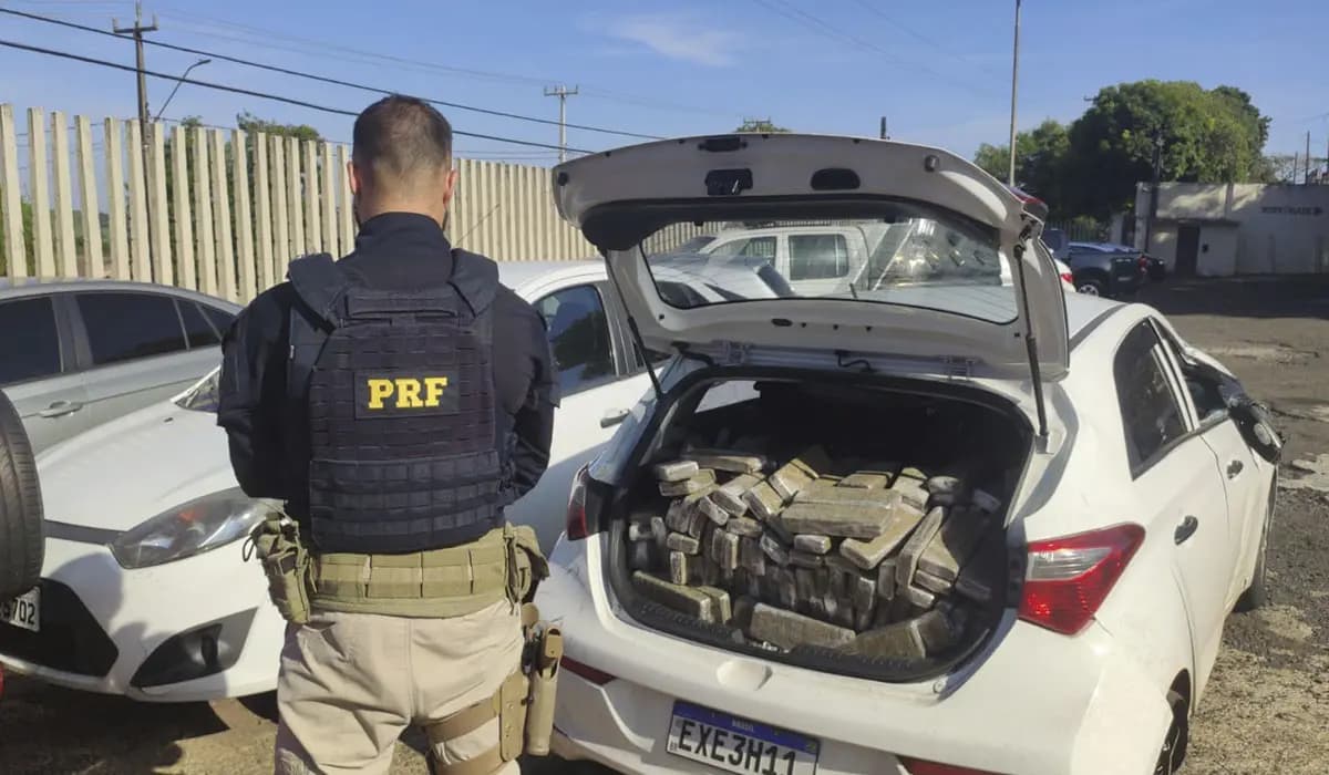 PRF Realiza Apreensão de Drogas Após Acompanhamento e Capotamento  na PR 160