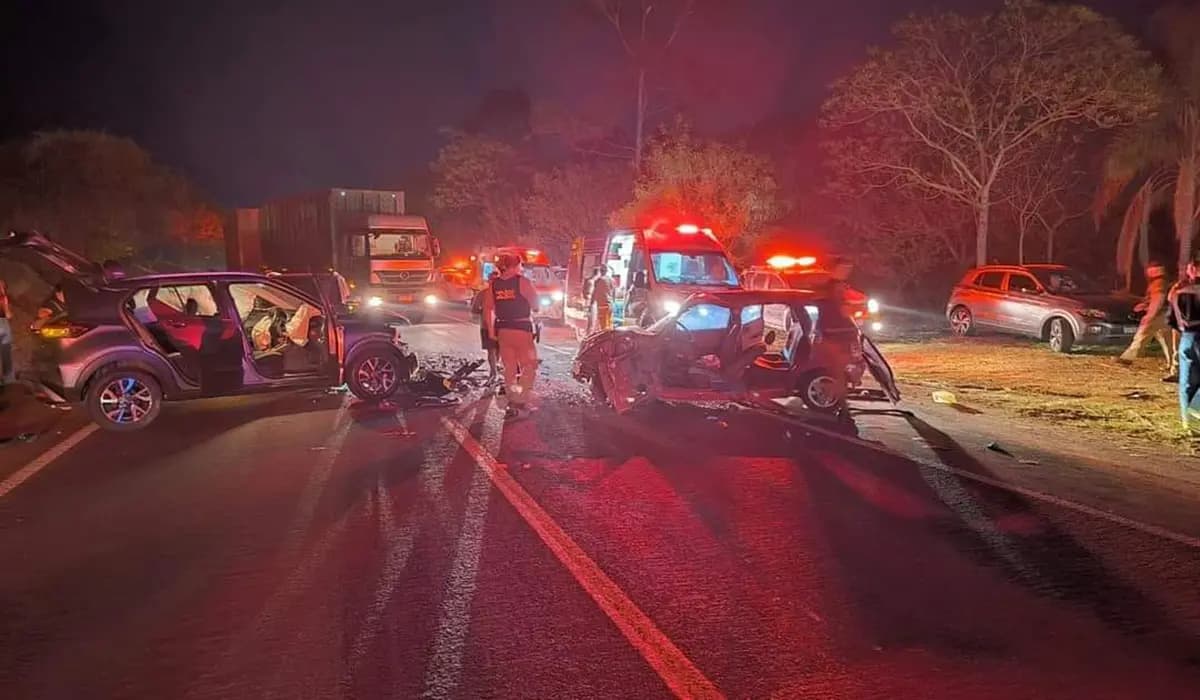 Grave acidente na BR-369 próximo a Bandeirantes envolve três veículos