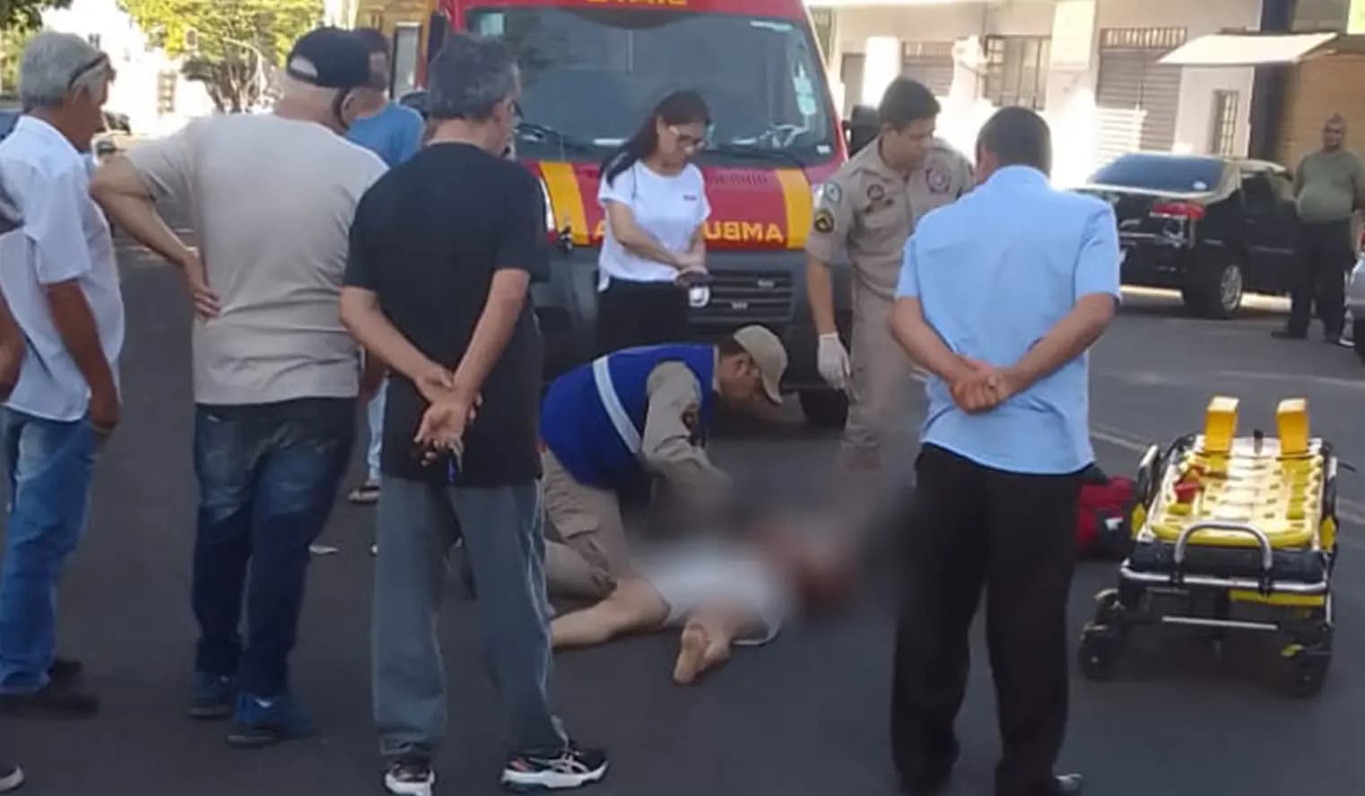 Jovem motociclista fica ferida em colisão com carro em Cornélio Procópio
