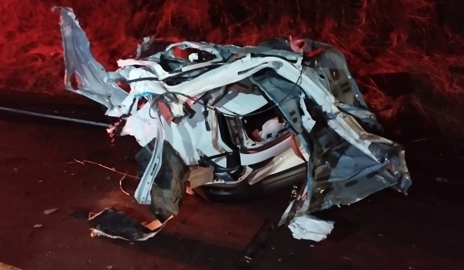 Colisão frontal deixa uma vítima fatal na PR-090, em São Sebastião da Amoreira