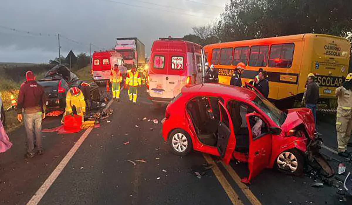 Três pessoas morrem e outras três ficam feridas em sequência de colisões na BR-369 em Corbélia