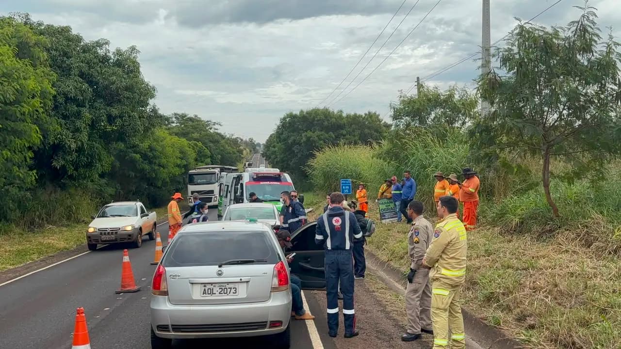 Colisão traseira deixa quatro feridos na PR-160 entre Cornélio Procópio e Leópolis
