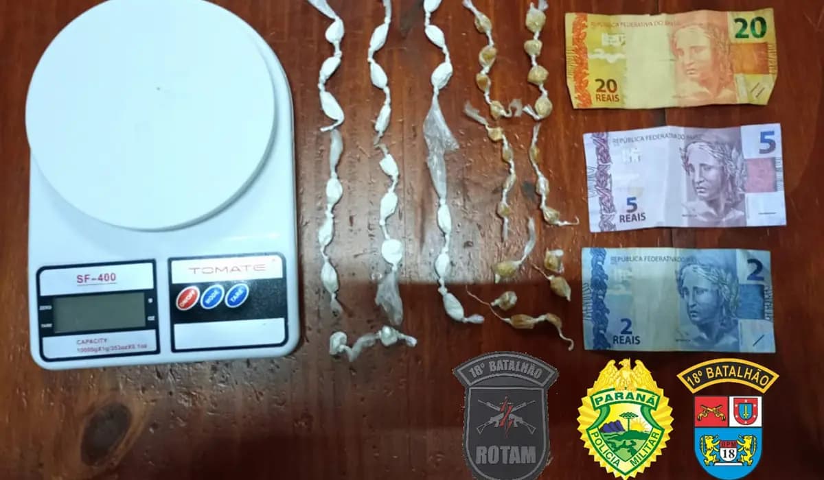 Adolescente é apreendido com drogas e balança de precisão em quadra de esportes na cidade de Bandeirantes