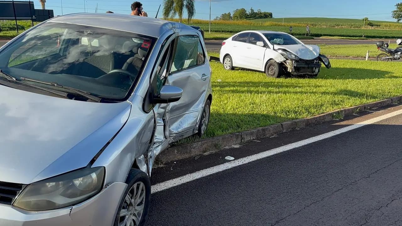 Morador de Bandeirantes fica ferido após colisão com veículo de Cornélio Procópio na BR 369 em Santa Mariana
