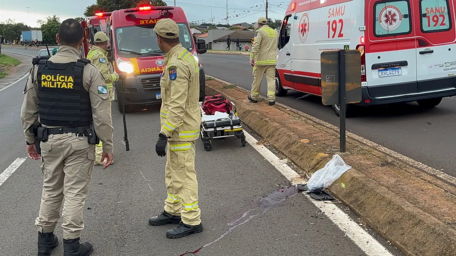 Motociclista de 52 anos sofre queda grave na BR 369 em Cornélio Procópio e é transferido para Londrina