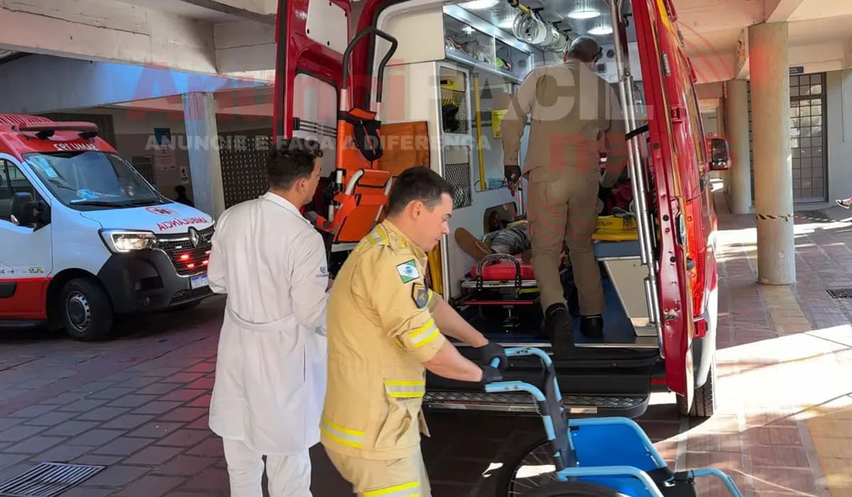Motociclista sofre queda em frente à residência e é socorrido em Cornélio Procópio