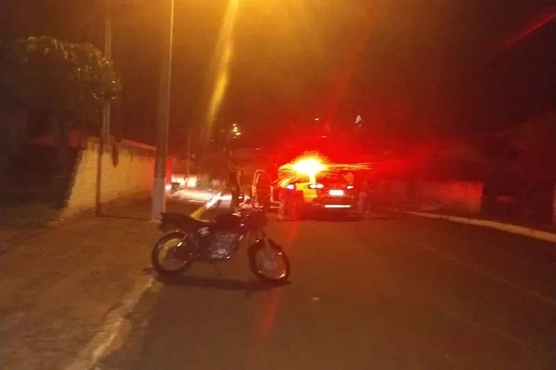 Condutor de Motocicleta Sem Placa e Retrovisores é Preso em Congonhas Após Acompanhamento