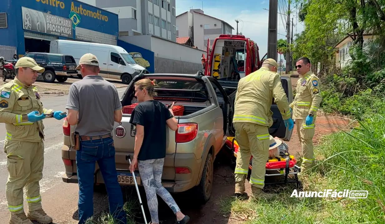Idoso fica ferido após colisão traseira na Avenida Paraíso em Cornélio Procópio