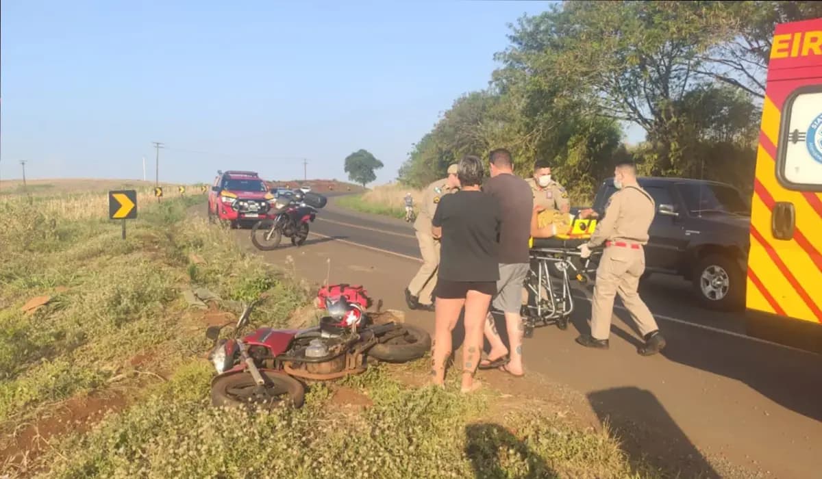 Queda de motocicleta na BR 369 resulta em ferimentos e encaminhamento à Santa Casa de Cornélio Procópio