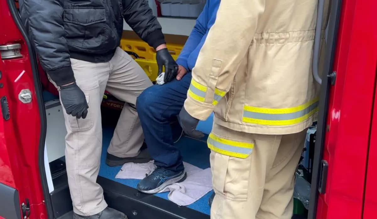 COLISÃO ENTRE CARRO E MOTO NO CENTRO DE CORNÉLIO PROCÓPIO NÃO DEIXA FERIDOS