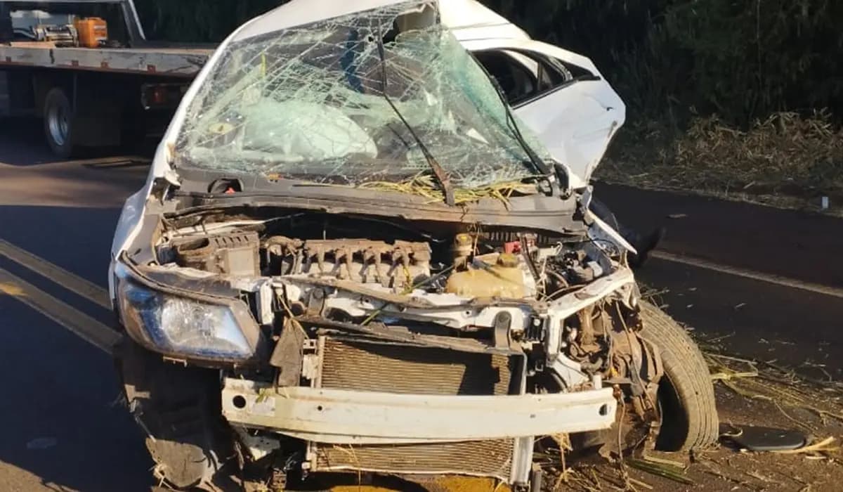 Homem morre e e duas pessoas ficam gravemente feridas em acidente na PR 431 em Cambará