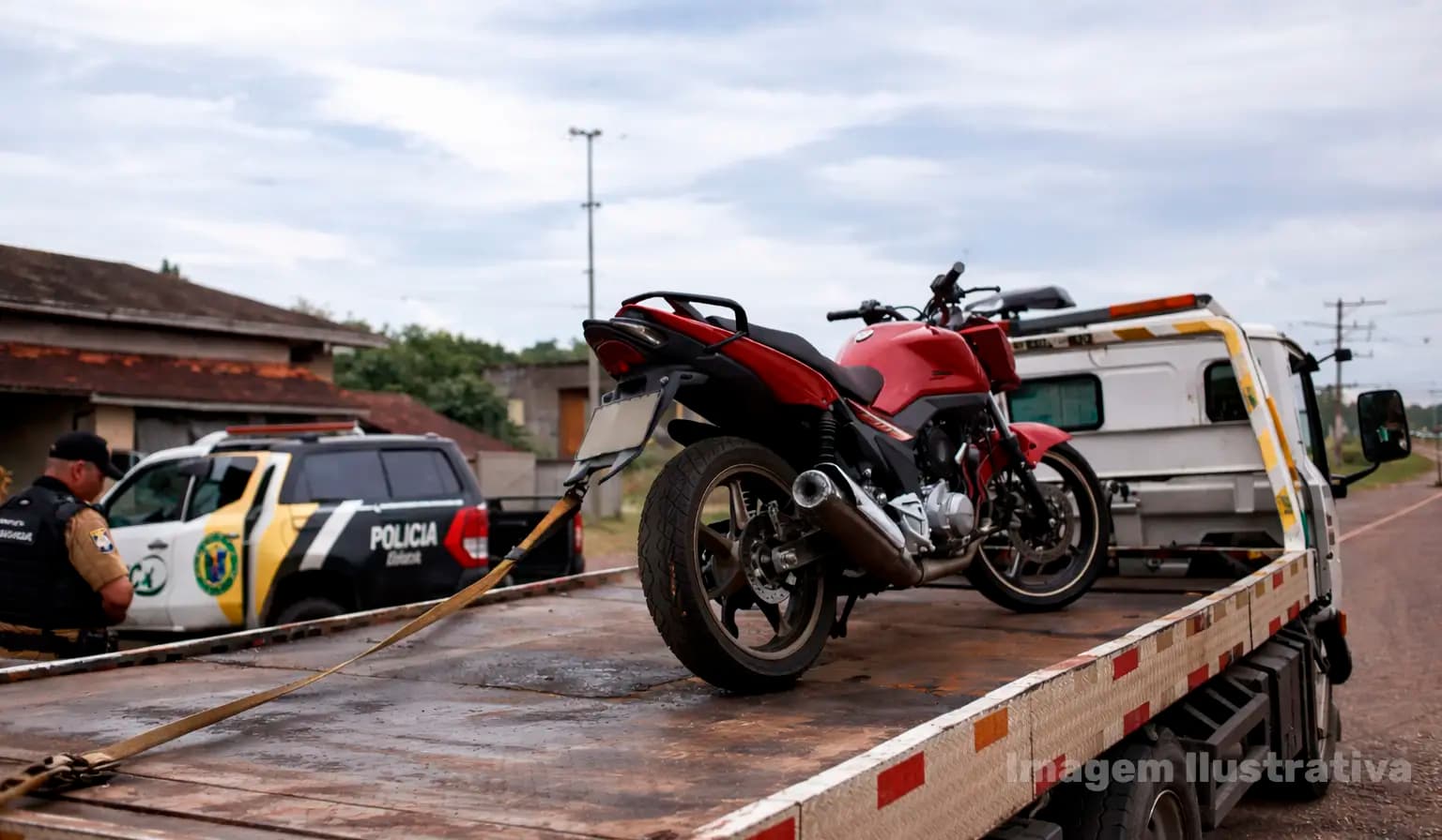 Infração De Trânsito Em Assaí Resulta Na Apreensão De Motocicleta