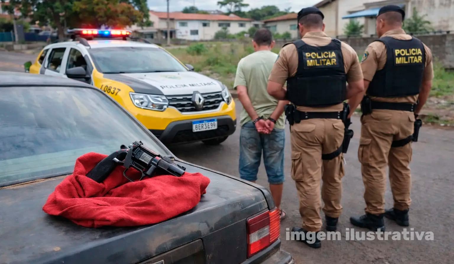 Andirá: Homem é preso após perseguição policial e apreensão de arma de fogo