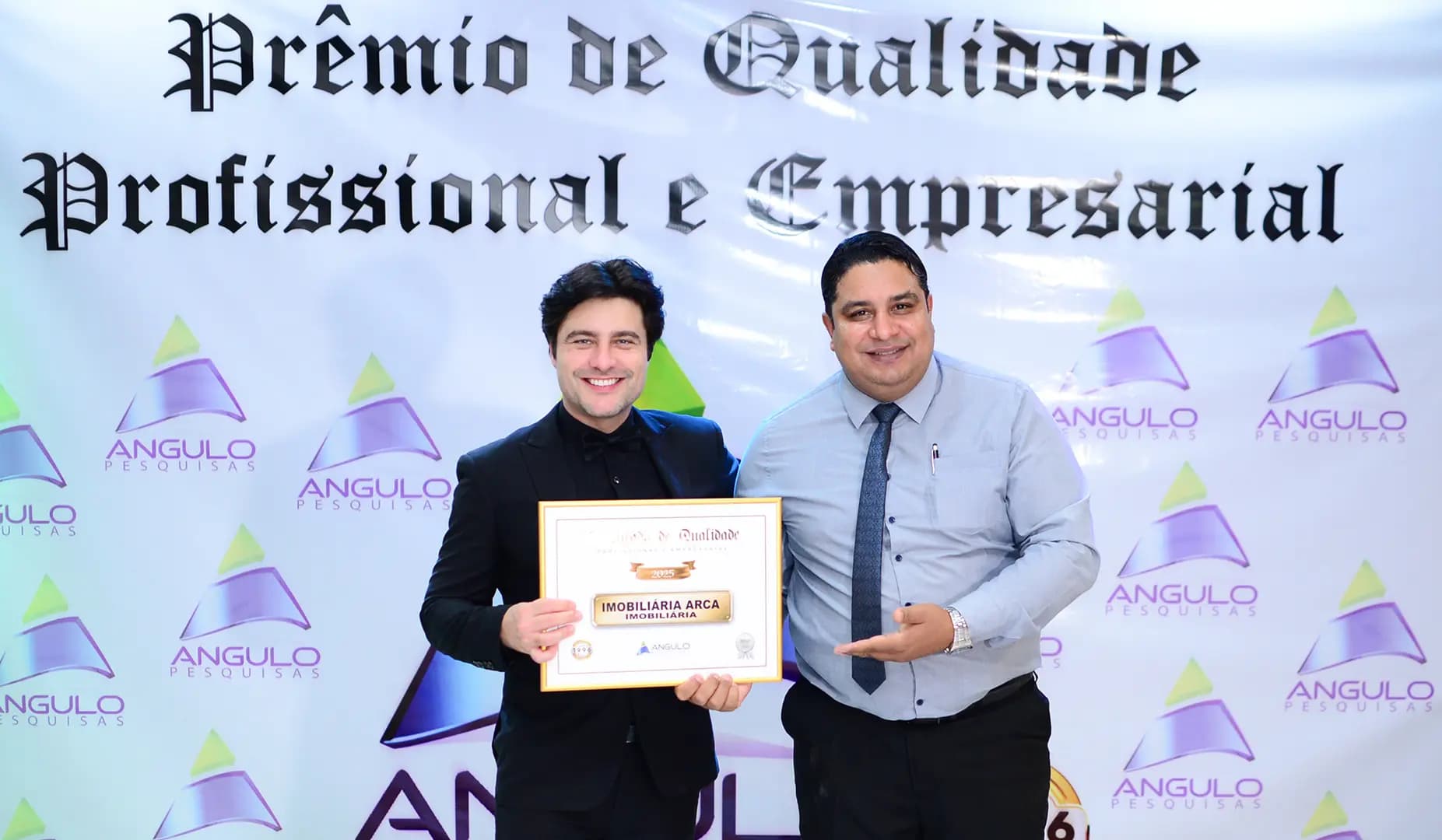 Instituto Ângulo Pesquisas realiza com sucesso a entrega dos Troféus de Qualidade Profissional e Bom Atendimento 2025 em Cornélio Procópio