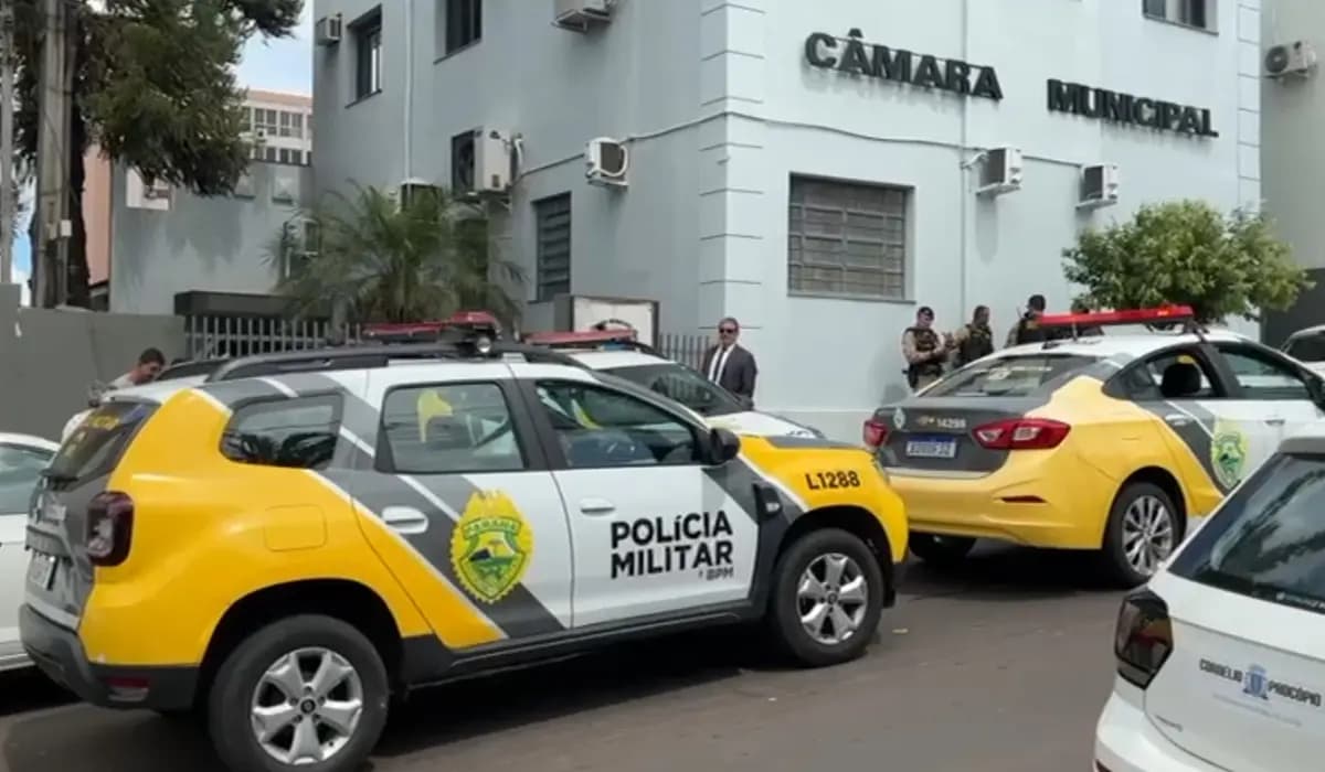 Sessão de Posse em Cornélio Procópio é Marcada por Confusão e Impasses Políticos