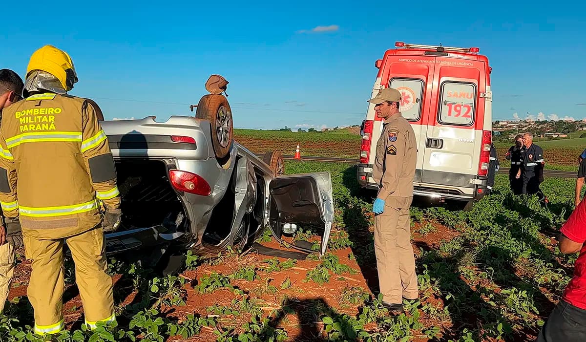 Carro capota na rodovia PR-525 em Nova América da Colina; condutor sofre ferimentos leves