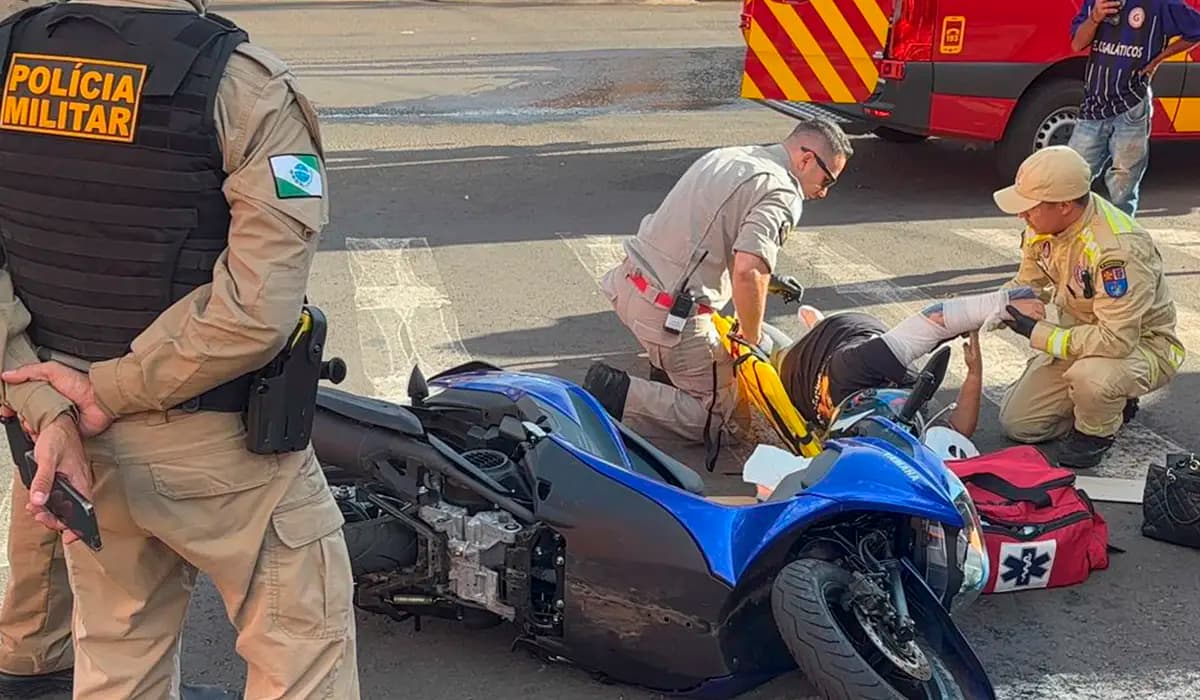 Motociclista fica ferida após queda na Rua Francisco Morato em Cornélio Procópio