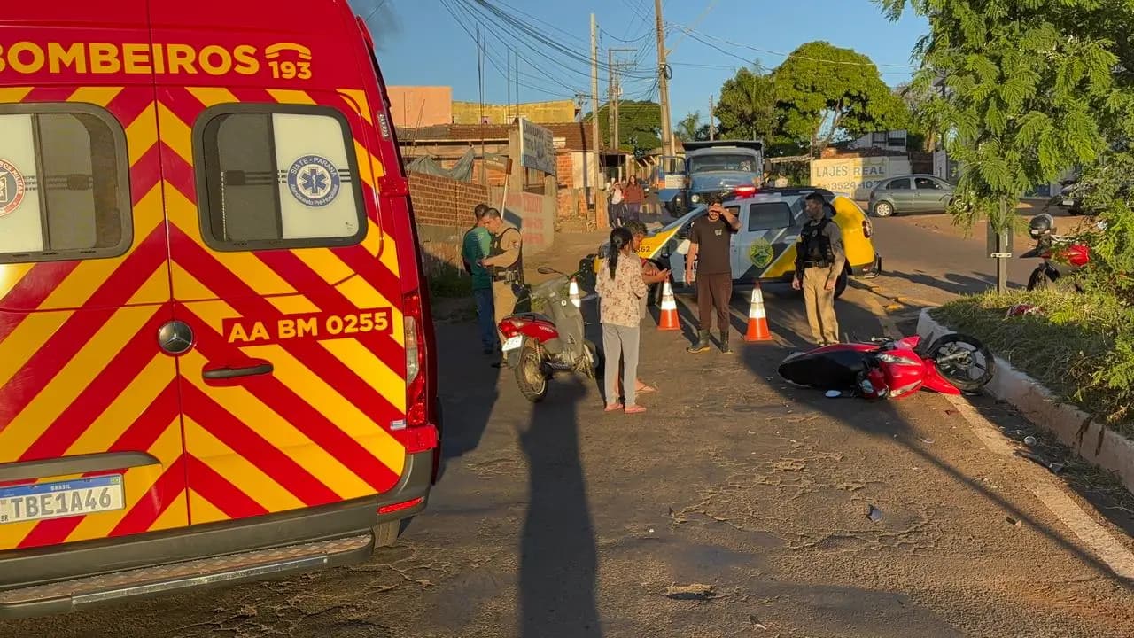 Colisão entre duas motos deixa dois feridos no trevo da UENP em Cornélio Procópio