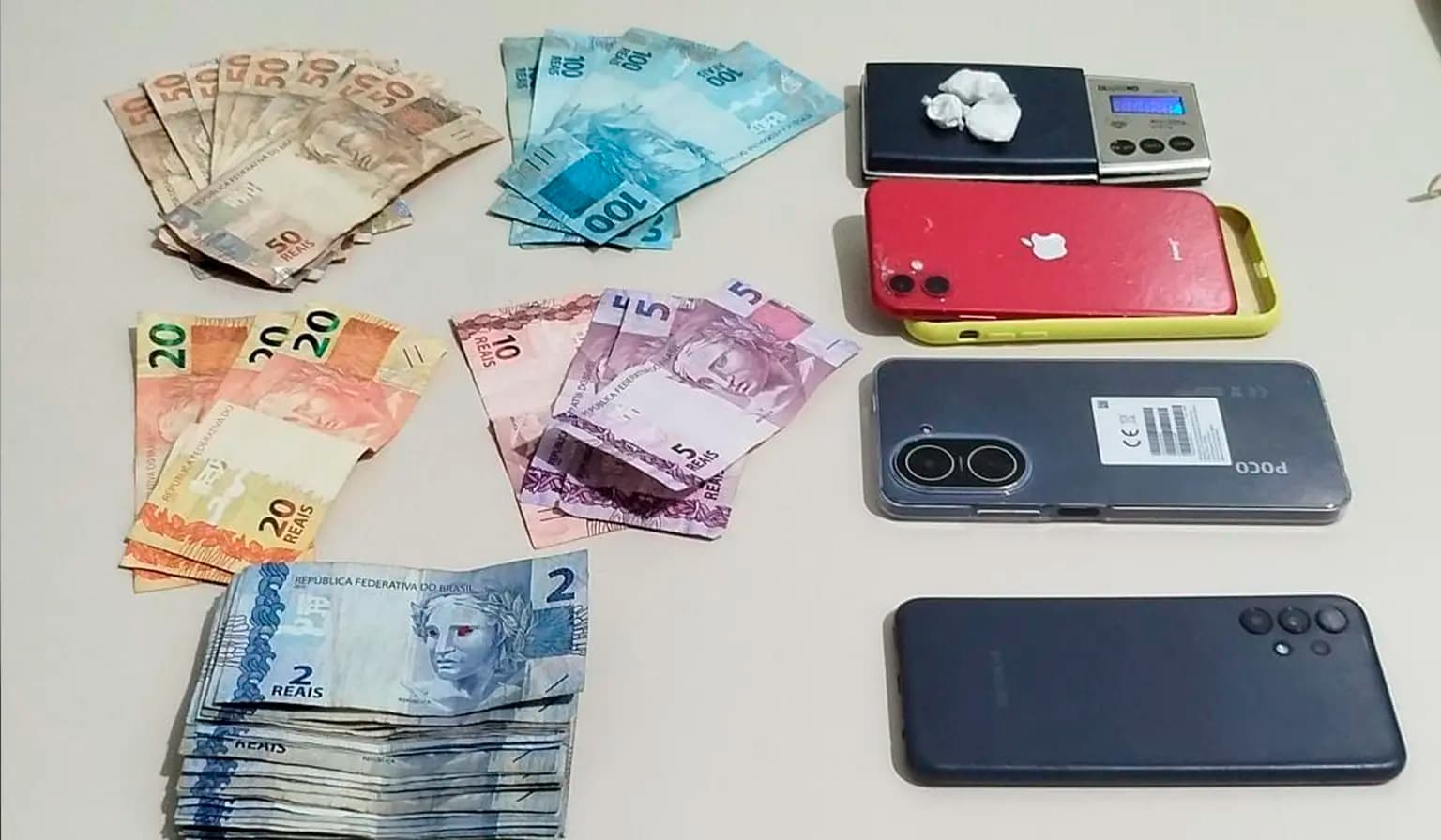 Dois homens são presos com porções de cocaína durante abordagem em Cornélio Procópio