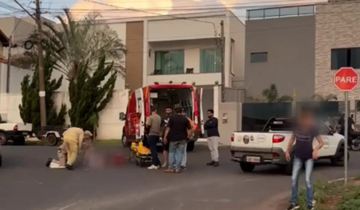 Motociclista Sofre Queda em Rua Próxima à PR-160 em Cornélio Procópio e é Socorrido com Suspeita de Fratura