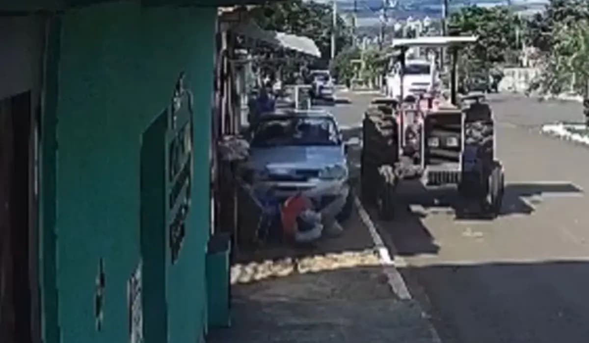 Acidente em Nova América da Colina: Motorista Perde Controle e Atropela pessoas na frente de Bar