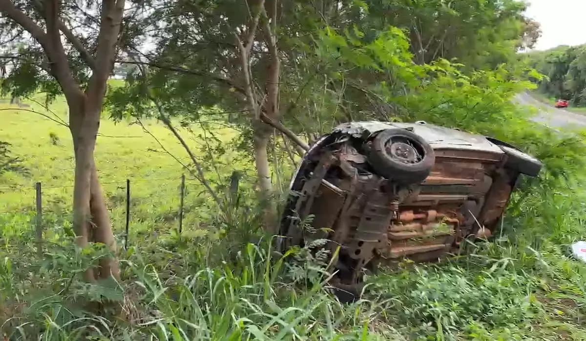 Capotamento na PR-160 Entre Cornélio Procópio e Leópolis