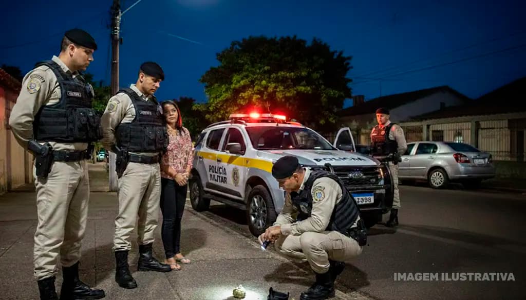 Mulher é presa por porte de maconha durante abordagem policial em Uraí