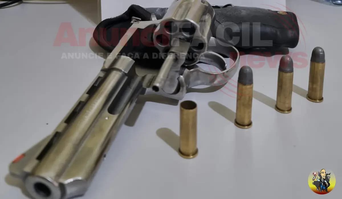 Homem é preso com arma de fogo após rondar propriedade onde trator havia sido furtado em São Jerônimo da Serra