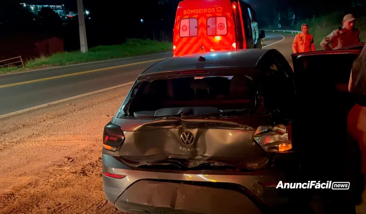 Engavetamento entre três veículos deixa idosa ferida na PR-160 em Cornélio Procópio