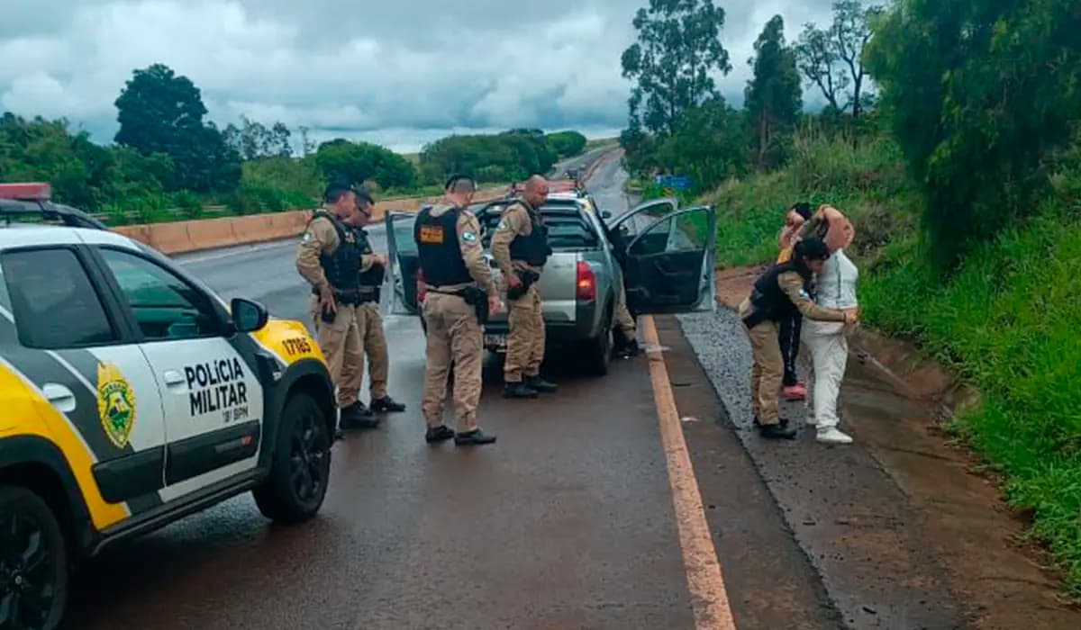 Veículo furtado é recuperado na BR 369 em Uraí; dupla de mulheres é presa com drogas