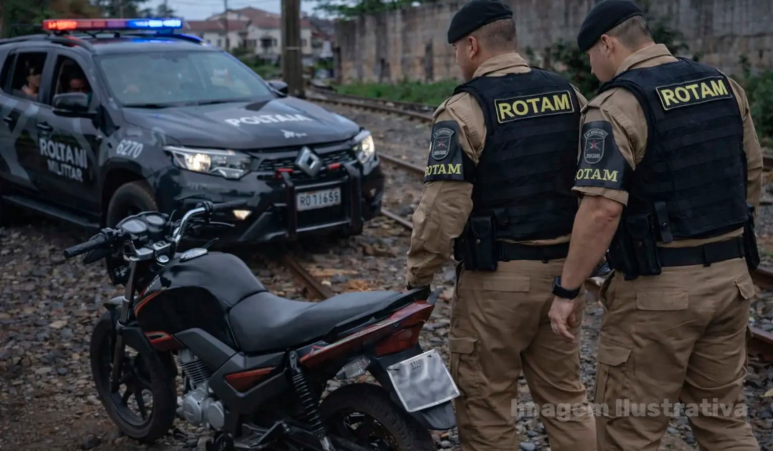 Adolescente é apreendido após tentativa de fuga durante abordagem da Polícia militar