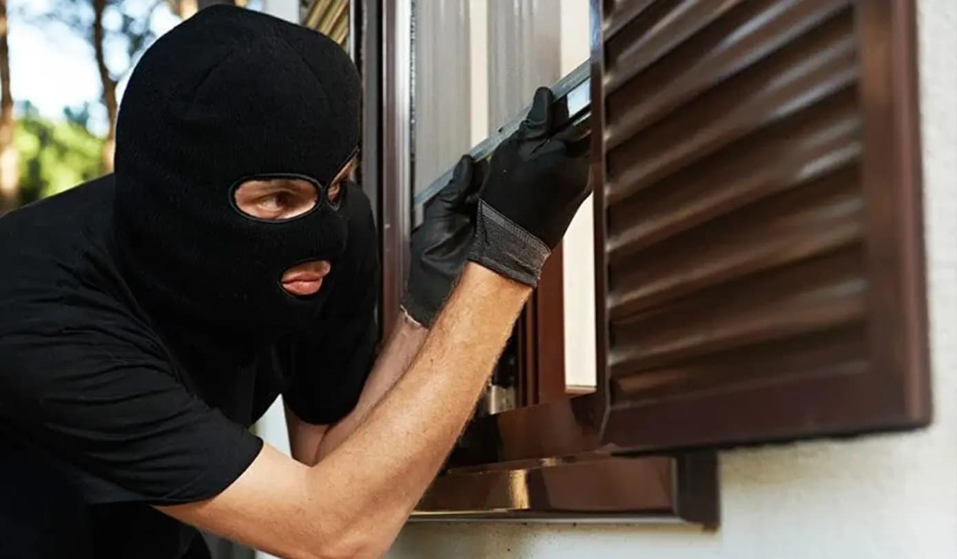 Cofre é arrombado e R$ 8 mil são furtados em residência em Cornélio Procópio