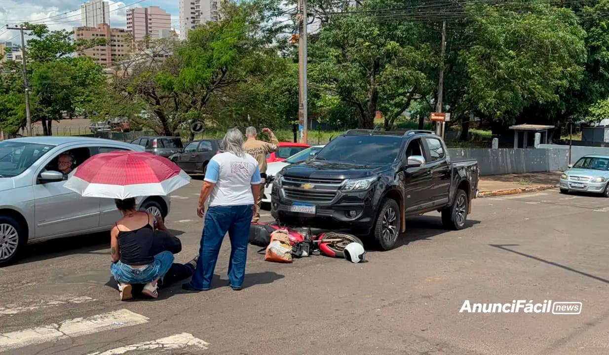 Motociclista fica ferido após colisão com caminhonete em Cornélio Procópio