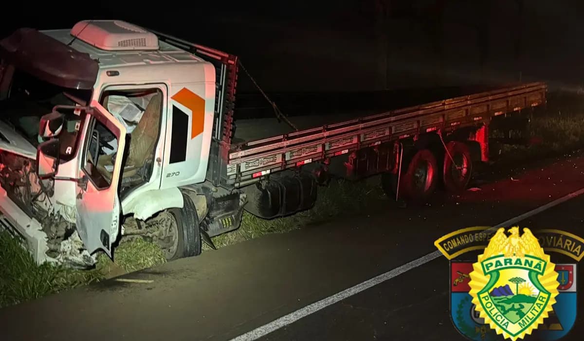 Colisão lateral entre veículos na PR-323 deixa condutor ferido e mobiliza equipes de resgate