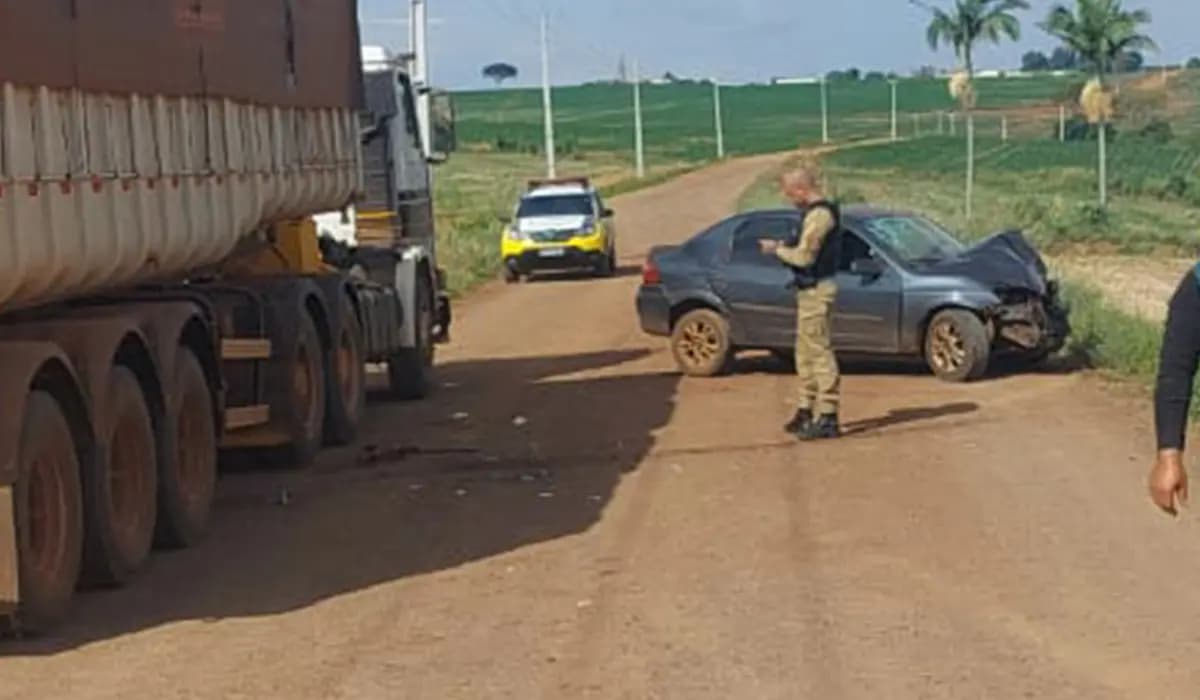 Acidente Entre Carro e Caminhão Deixa Dois Feridos na Zona Rural de Santa Cecília do Pavão