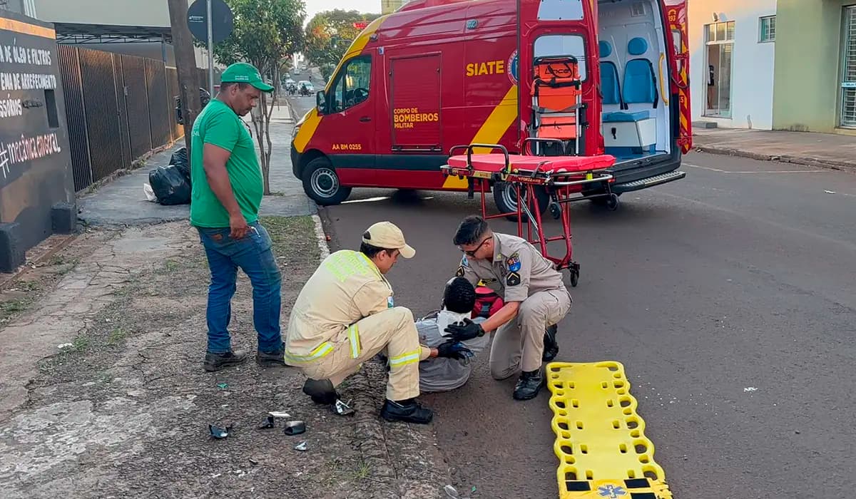 Motociclista fica ferido após queda na Rua Francisco Morato