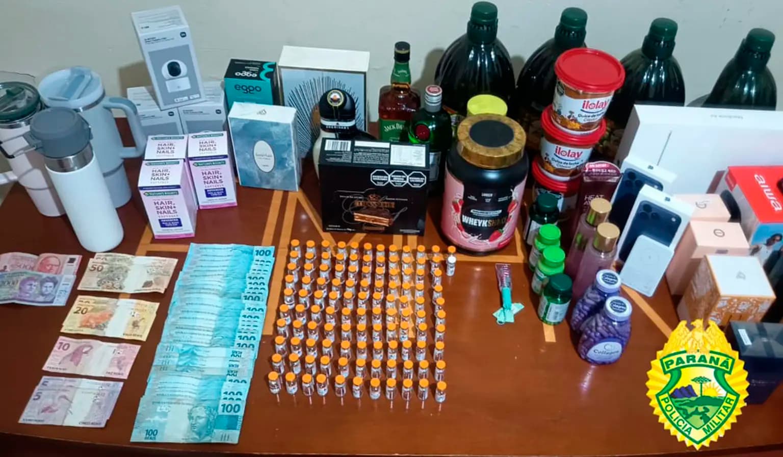 Quatro pessoas são presas com medicamentos e produtos contrabandeados vindos do Paraguai