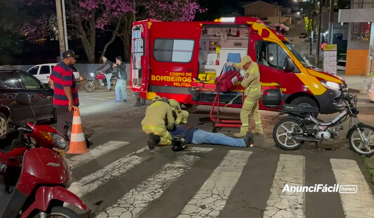 Motociclista fica ferido em colisão com carro na Rua Tiradentes, em Cornélio Procópio