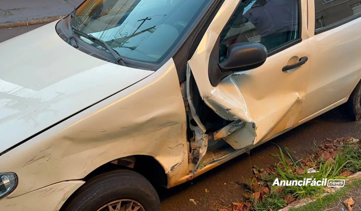 Nova colisão entre veículos é registrada no cruzamento da Praça Brasil, em Cornélio Procópio