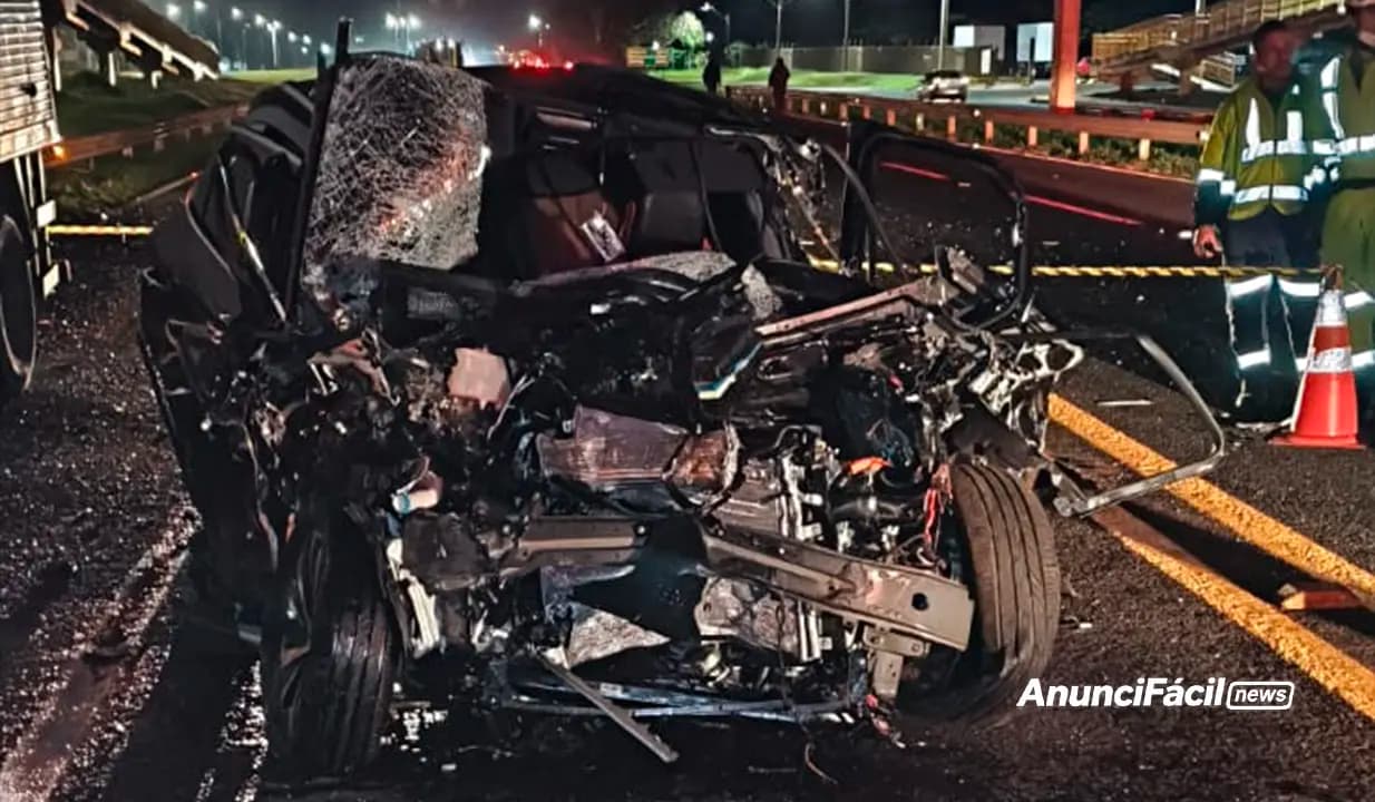 Mulher morre e adolescente fica ferido em grave acidente na PR-444, em Arapongas
