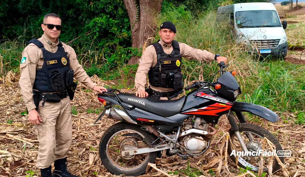 Motocicleta furtada é encontrada escondida em área de mata em Cornélio Procópio