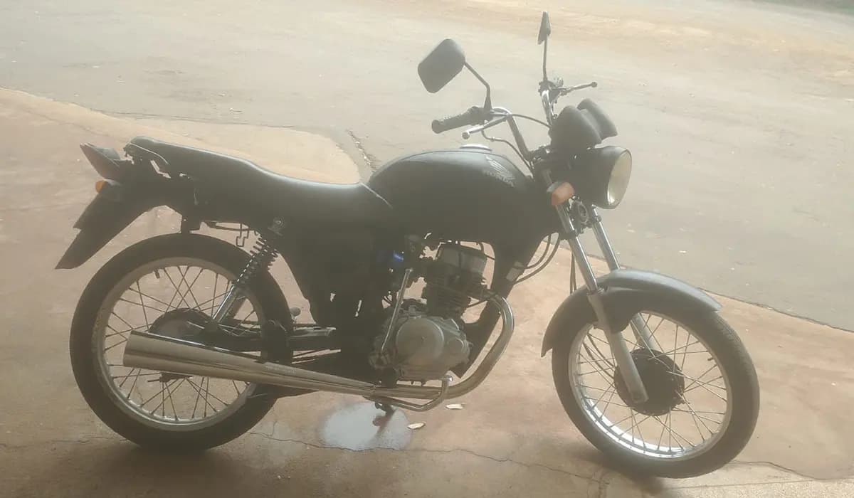 Condutor sem CNH e Motocicleta com Irregularidades é Apreendida em Assaí