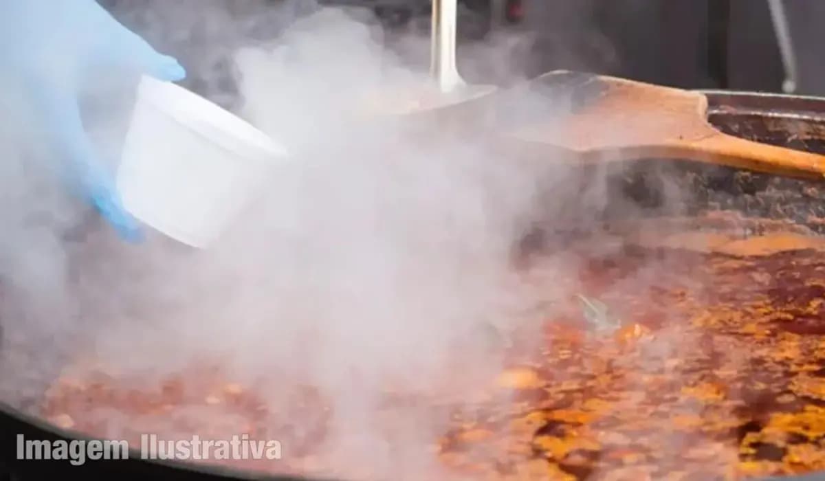 Acidente de Trabalho Resulta em Queimaduras nas Pernas de uma Trabalhadora