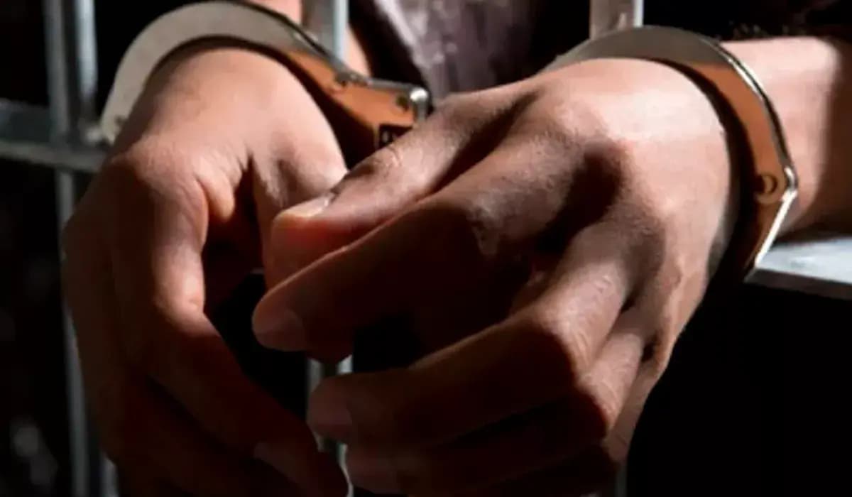 Homem é detido em Bandeirantes por danificar móveis na casa de seus pais idosos