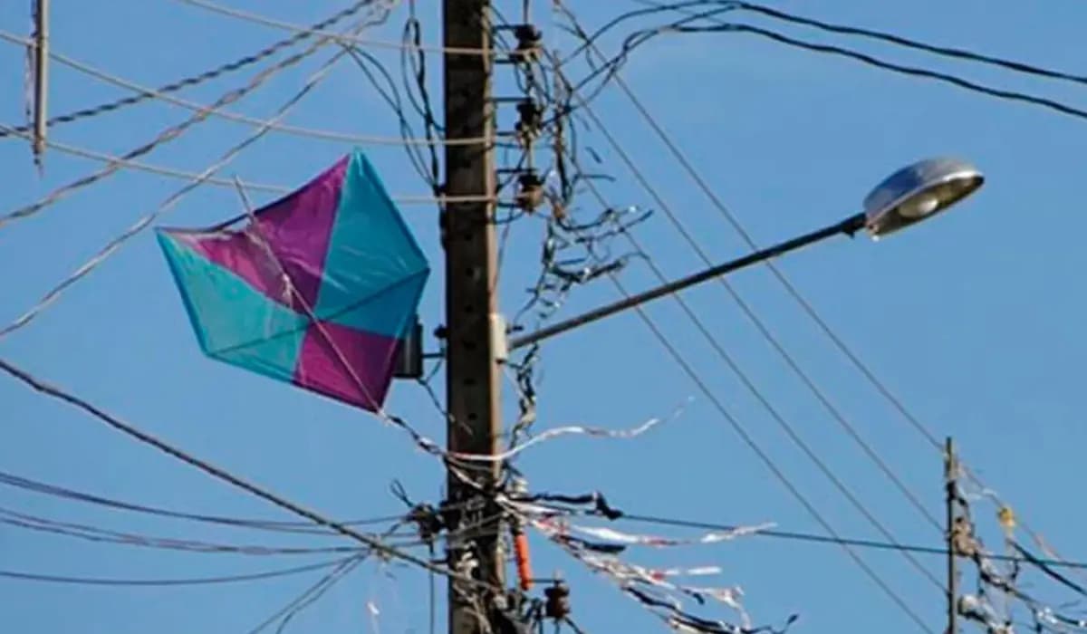 Homem soltando pipa deixa bairro inteiro sem energia e telefonia em Santa Mariana