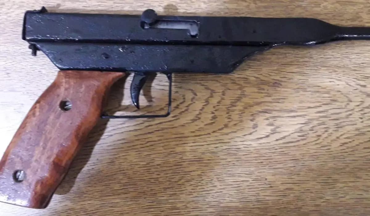 URAÍ: Mulher é Detida com Arma de Fogo em Bar na Tarde de Sábado
