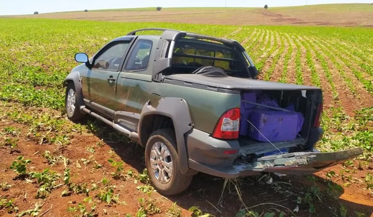 PRF apreende 239 kg de maconha em veículo roubado após acompanhamento na BR-369