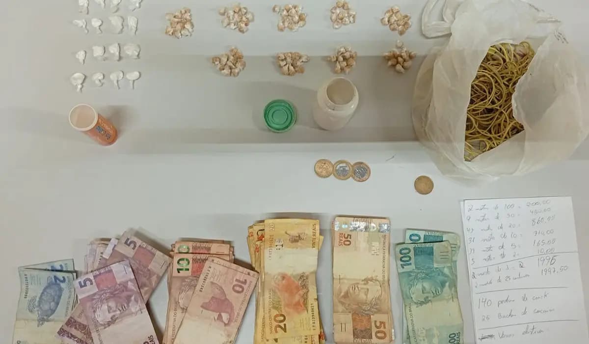 Polícia apreende drogas e dinheiro durante abordagem em Andirá